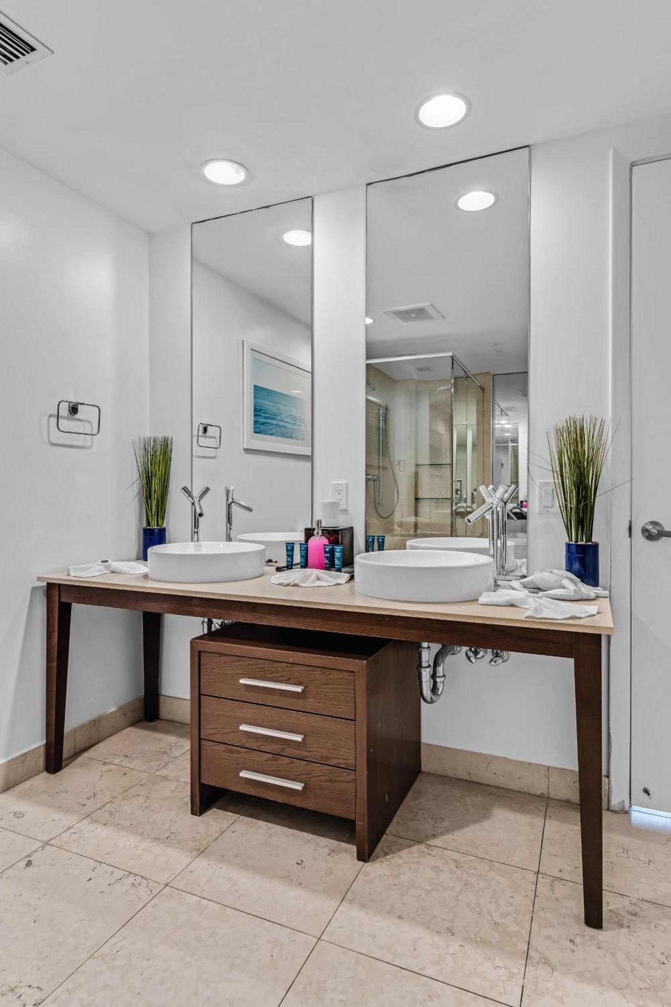 Luxurious Condo At Icon With Views Miami Exterior foto