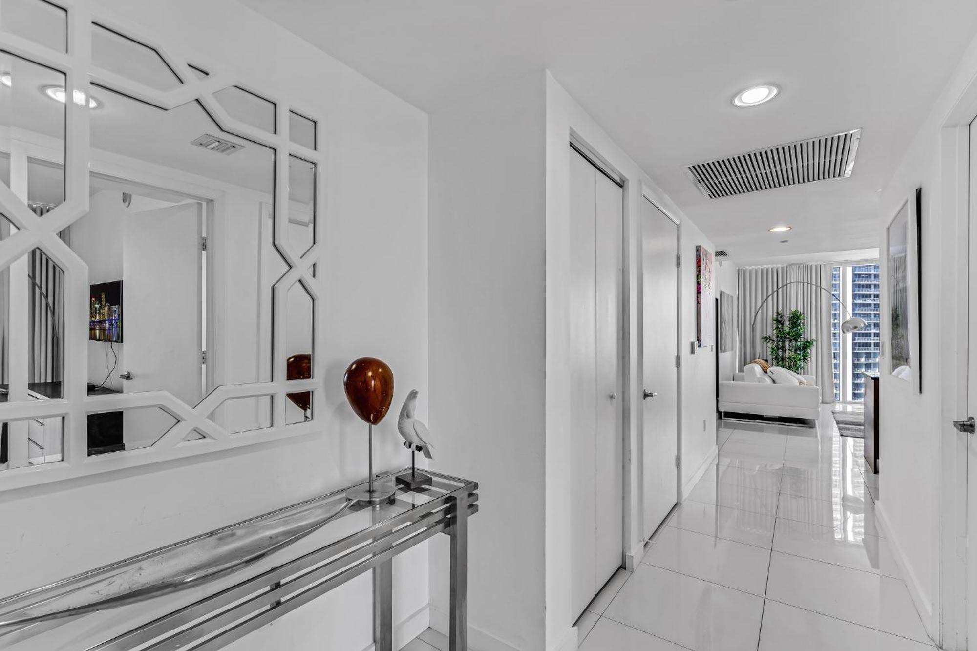 Luxurious Condo At Icon With Views Miami Exterior foto