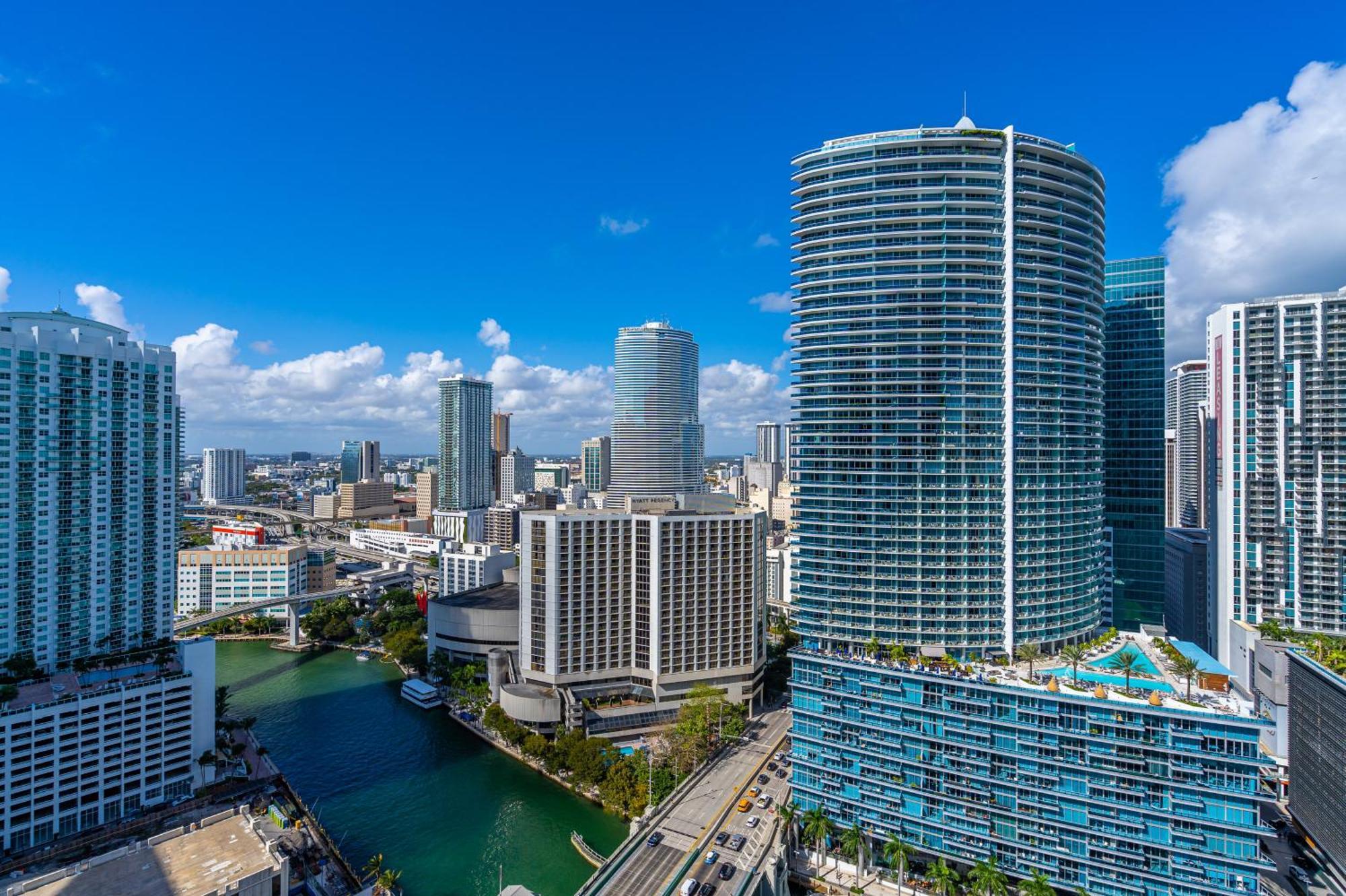 Luxurious Condo At Icon With Views Miami Exterior foto
